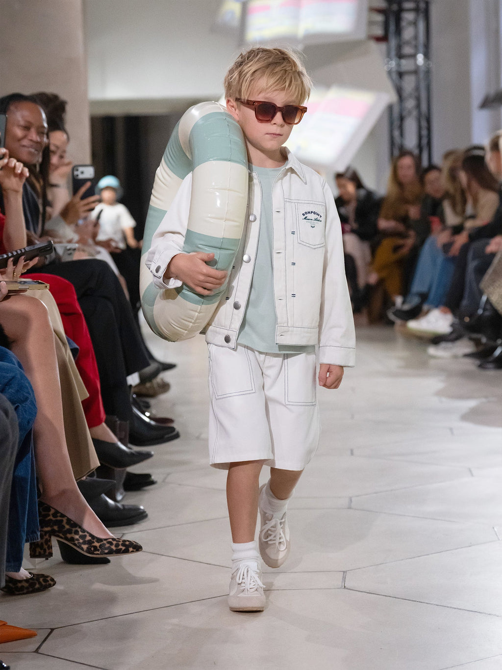 Blouson en jean en coton biologique avec surpiqûres contrastantes