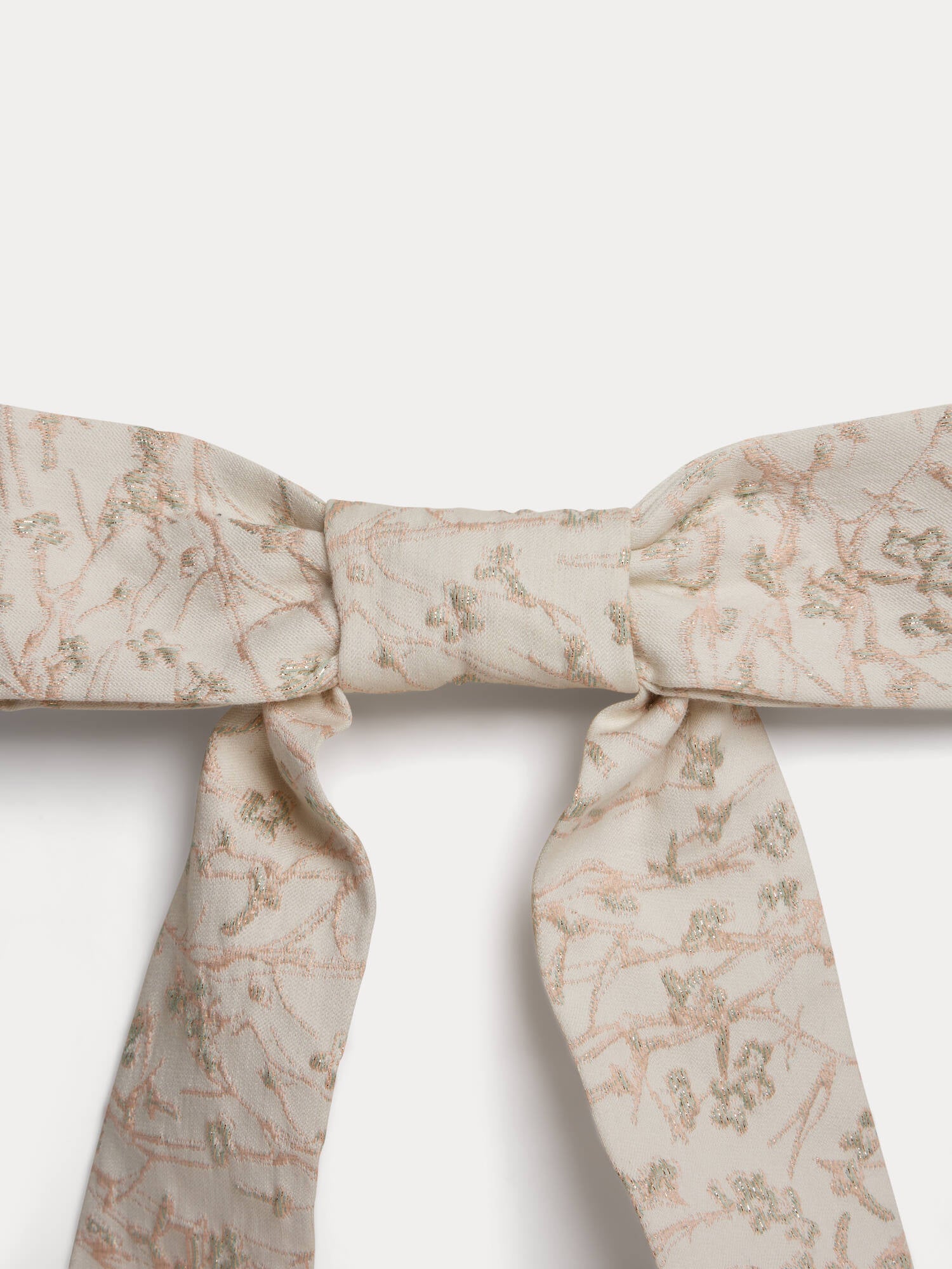 Barrette brodée à la main