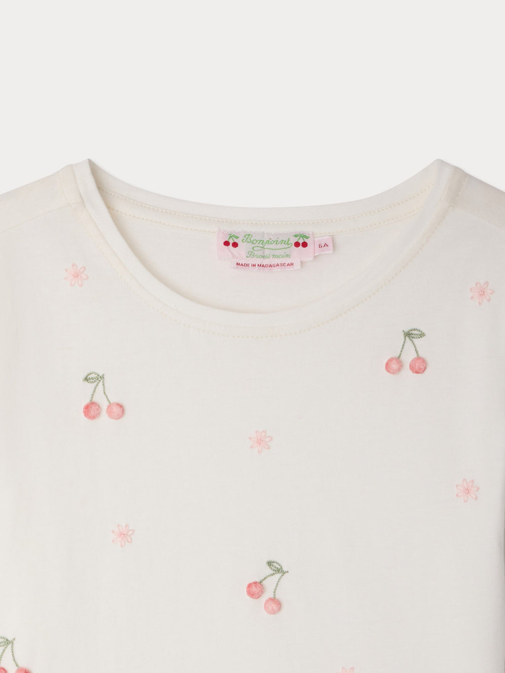 T-shirt floral brodé main en coton biologique