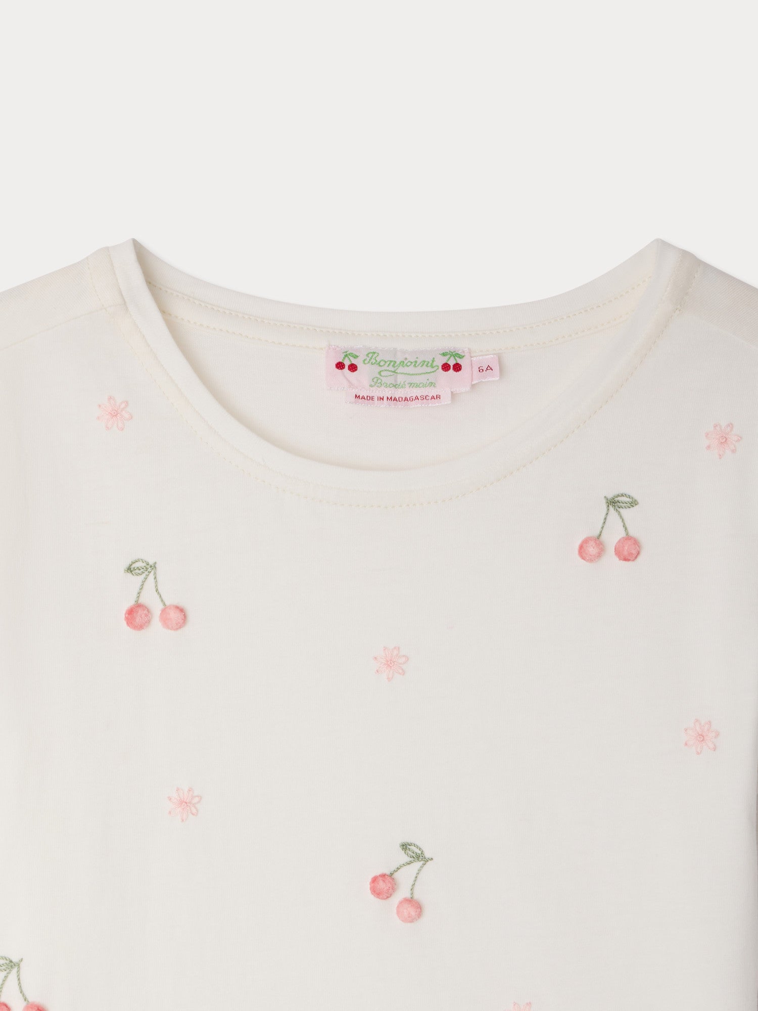 T-shirt floral brodé main en coton biologique